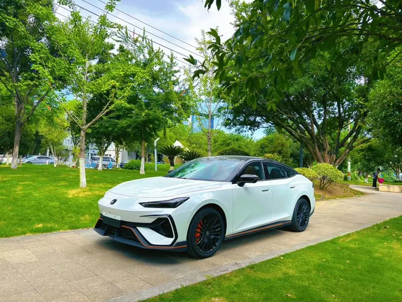 Changan UNI-V, 2025