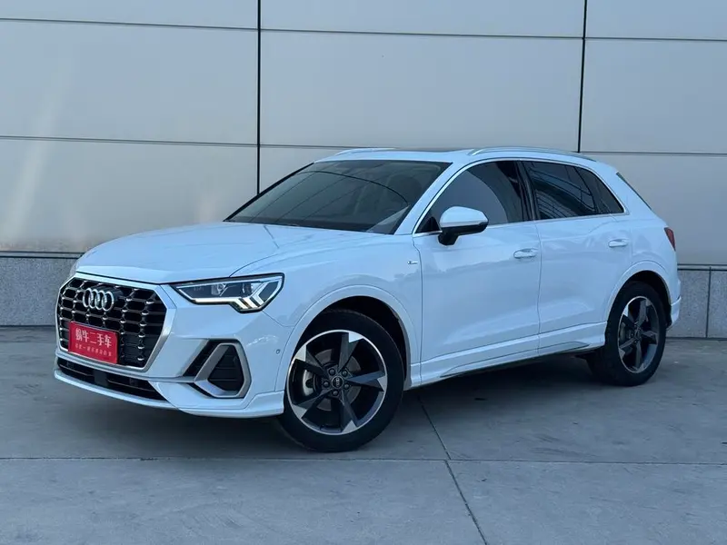 Audi Q3, 2022