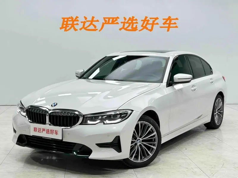 BMW 3-Series, 2022