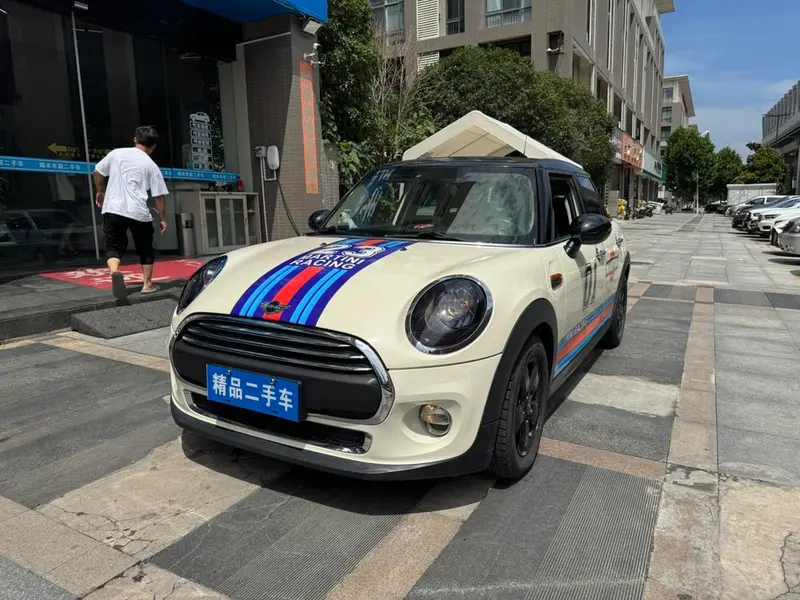 MINI MINI 1.2T ONE Edition, 2015 — фото 1