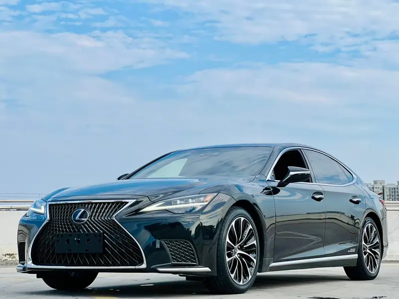 Lexus LS, 2021