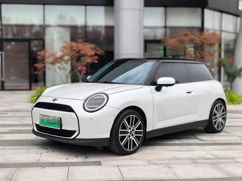 MINI Cooper Electric COOPER E Classic, 2024 — фото 1