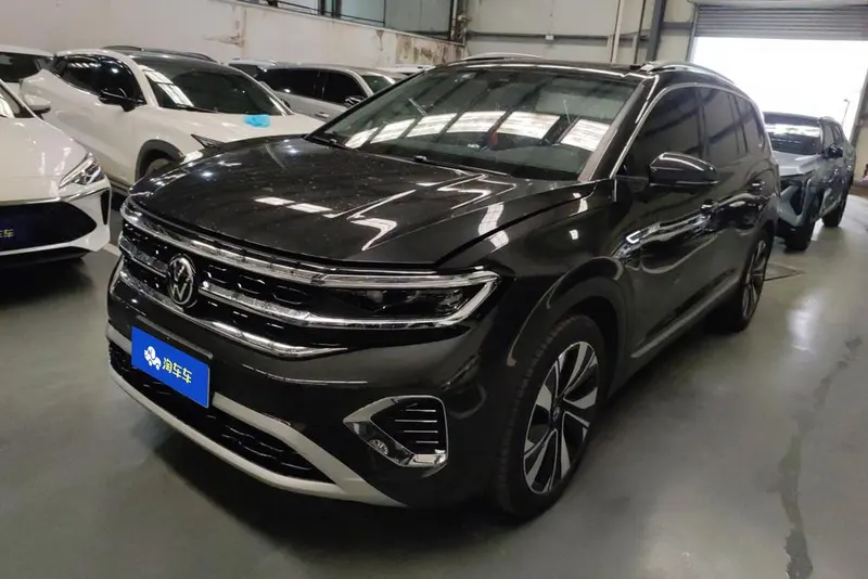 Volkswagen Tavendor 380TSI 4WD Luxury Edition Pro 6 Seater, 2023 — фото 1