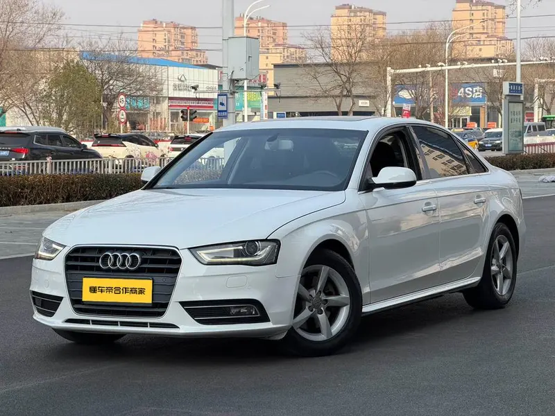 Audi A4L 35 TFSI Auto Standard Version, 2013 — фото 1