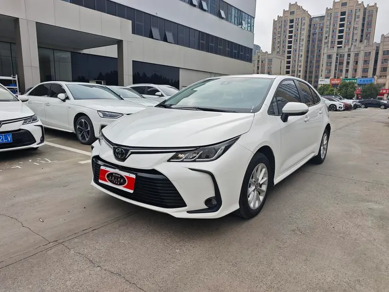 Toyota Corolla 1.2T S-CVT Luxury Edition, 2021 — фото 1