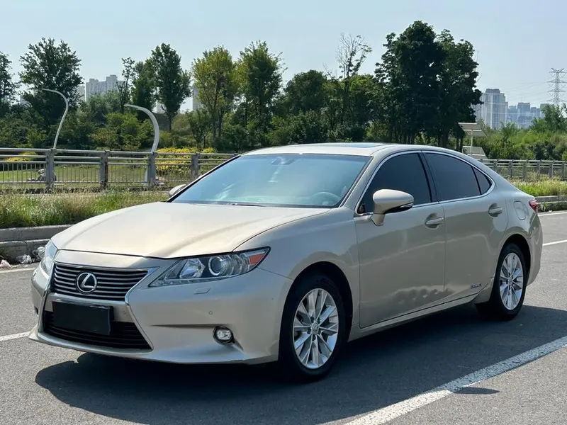 Lexus ES 300h Elite Edition, 2014 — фото 1