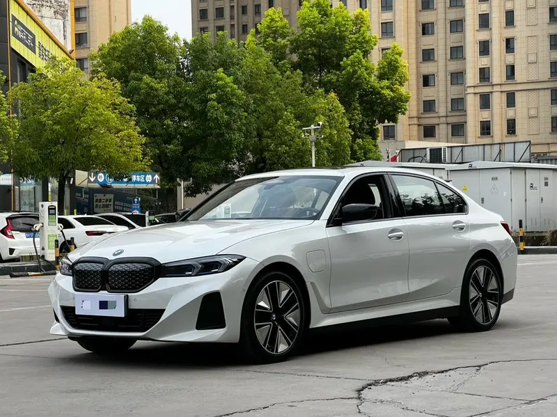 BMW i3, 2025