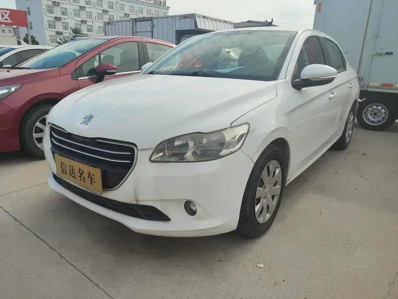 Peugeot 301 1.6L Manual Comfort Edition, 2014 — фото 1