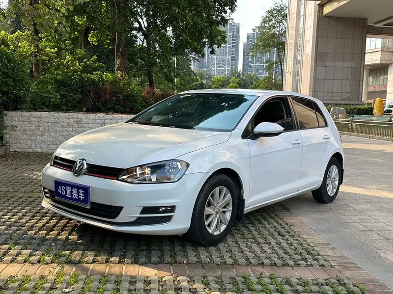 Volkswagen Golf 1.6L Auto Fashion Version, 2014 — фото 1
