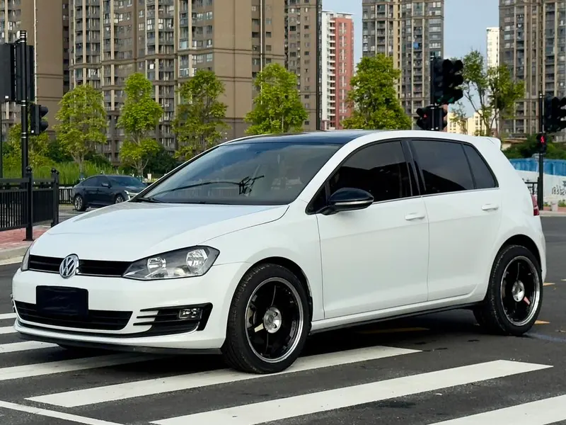 Volkswagen Golf 1.4TSI Auto Comfort Version, 2015 — фото 1