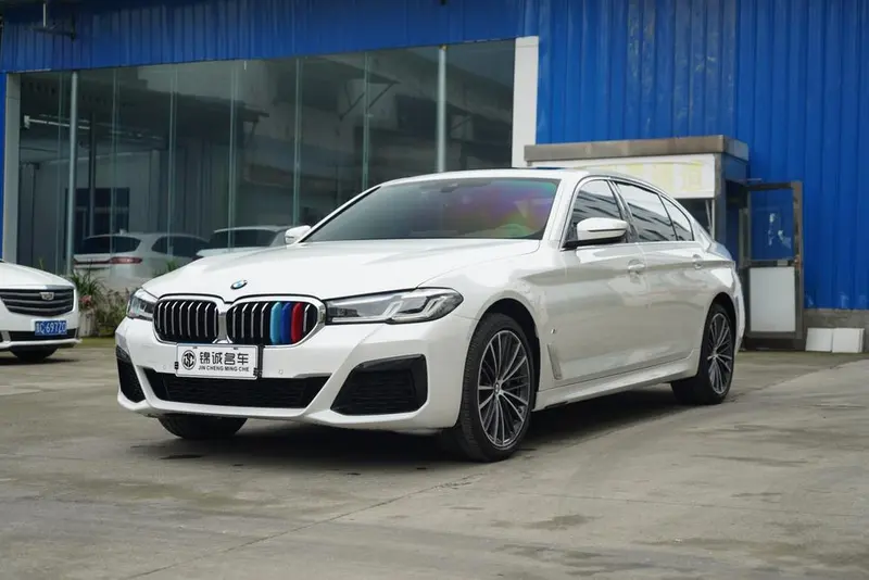 BMW 5-Series, 2022
