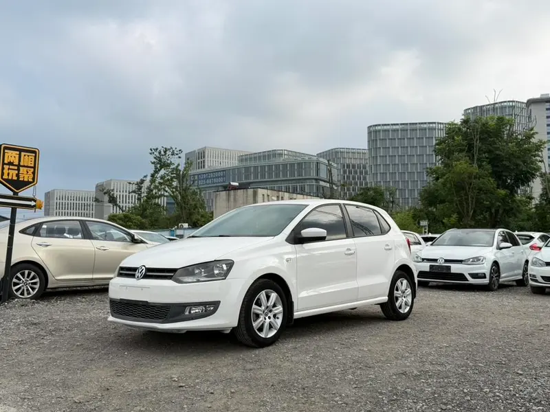 Volkswagen Polo 1.6L Auto Comfort Edition, 2013 — фото 1