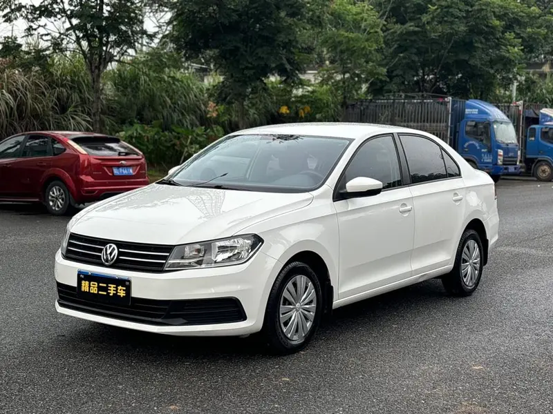 Volkswagen Santana 1.4L Manual Style Edition, 2015 — фото 1