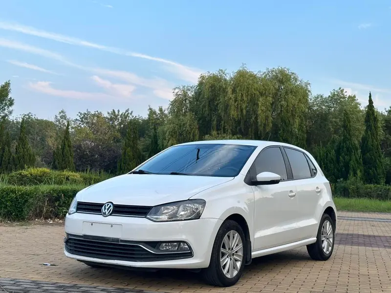Volkswagen Polo 1.4L Auto Comfort Edition, 2014 — фото 1