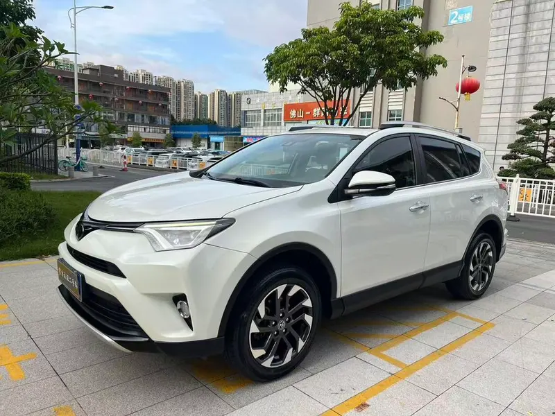 Toyota RAV4 2.5L Auto 4WD Premium Edition, 2016 — фото 1