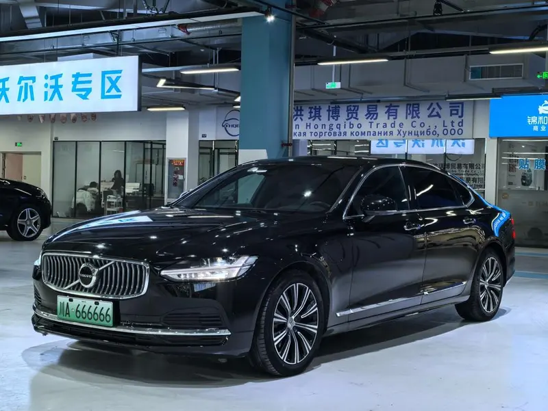 Volvo S90 PHEV T8 E Hybrid Luxury Edition, 2021 — фото 1
