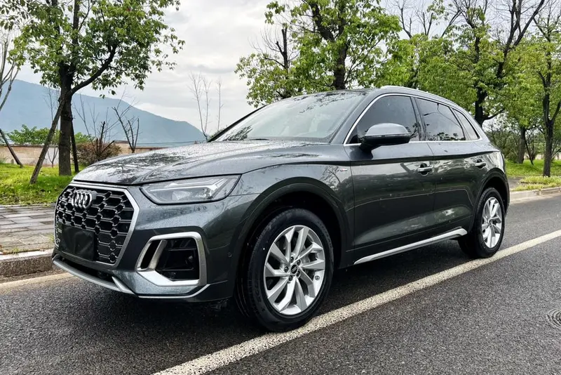 Audi Q5L, 2022