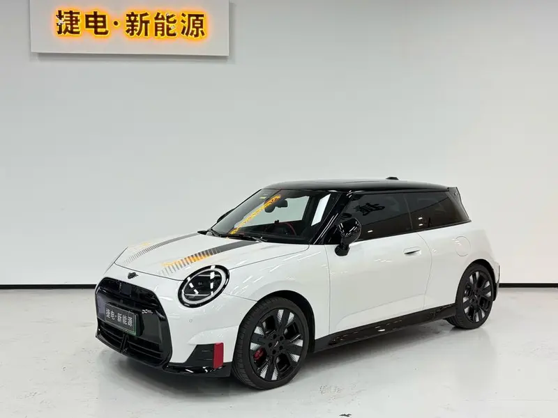 MINI JCW рестайлинг JOHN COOPER WORKS, 2025 — фото 1