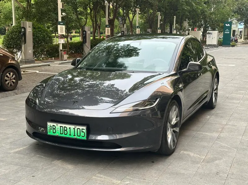 Tesla Model 3 Edition, 2025 — фото 1