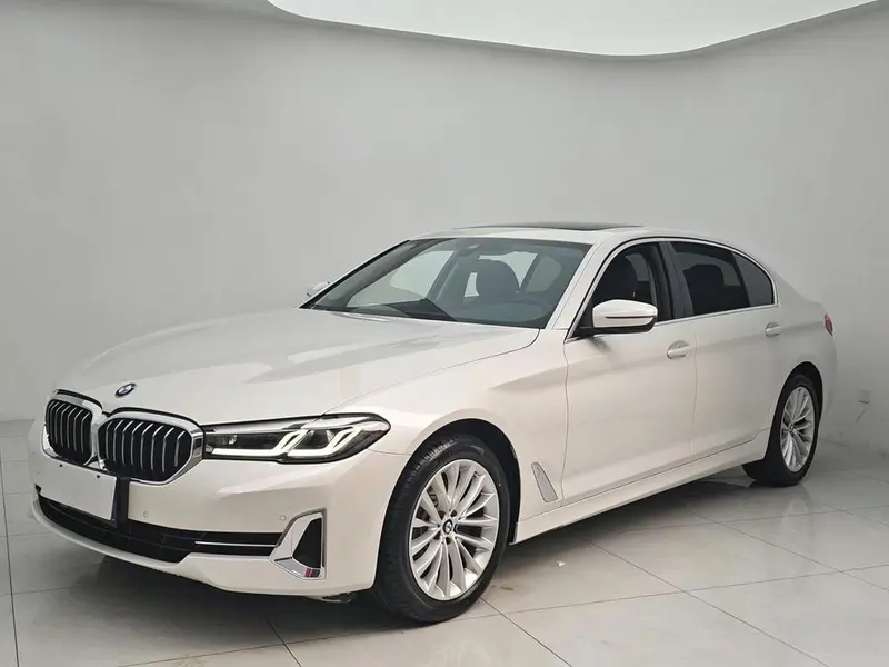 BMW 5-Series, 2022