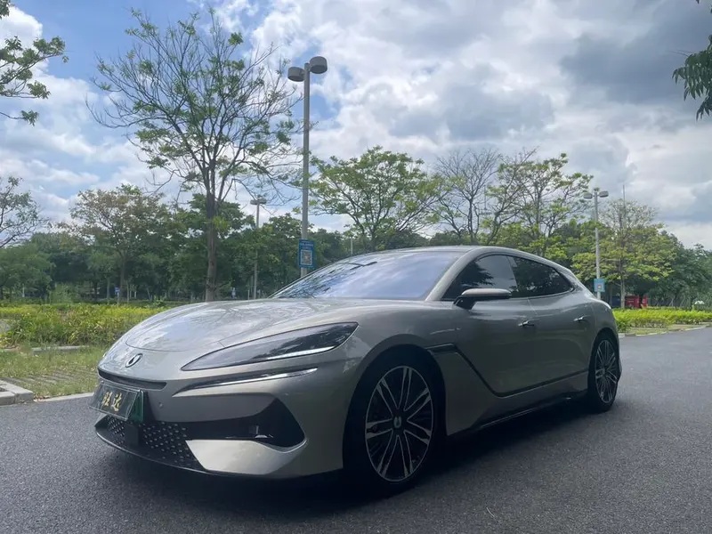 Denza Z9 GT DM, 2024
