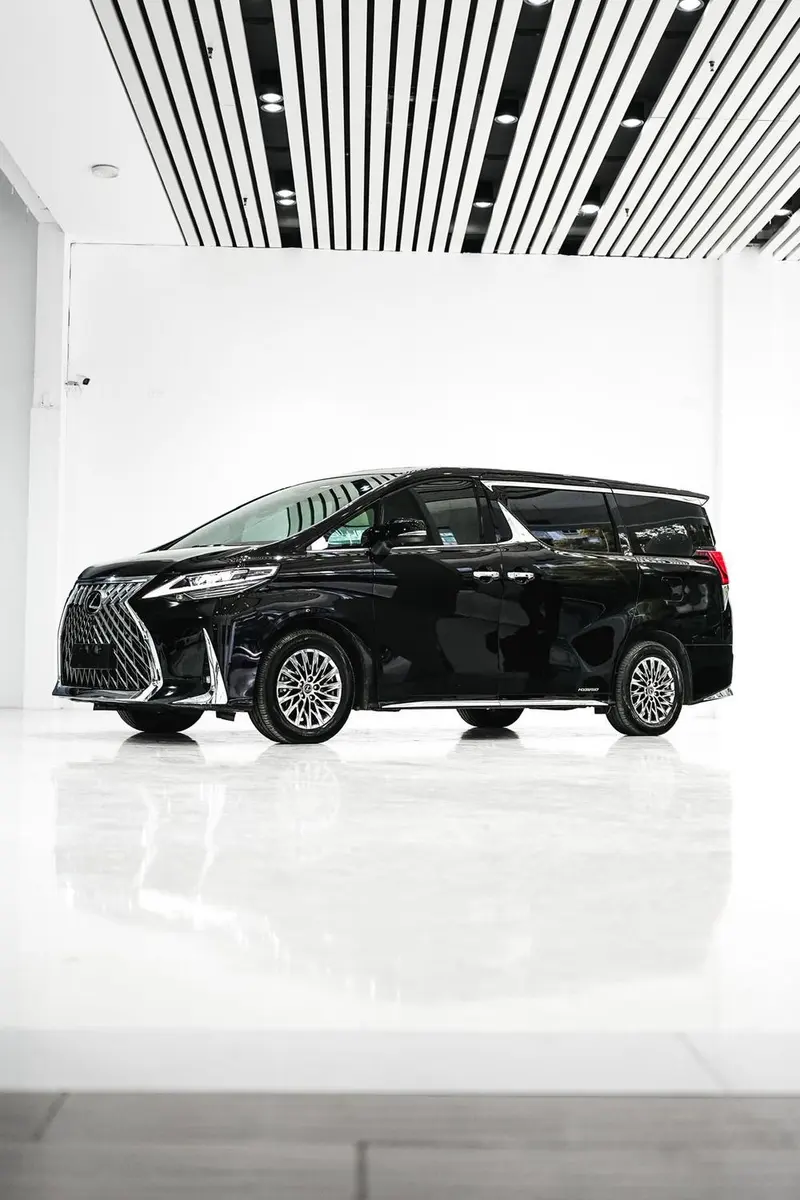 Lexus LM, 2020