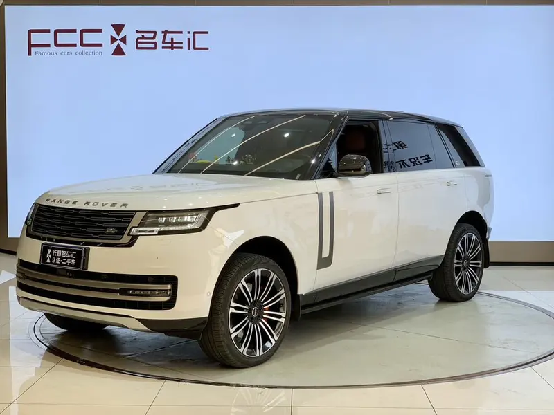 Land Rover Range Rover 3.0 L6 400PS 7-Seater Extended Edition, 2023 — фото 1