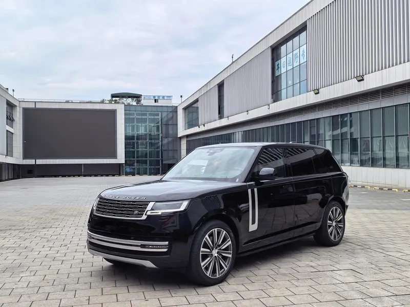 Land Rover Range Rover 3.0 L6 400PS Extended Edition, 2023 — фото 1