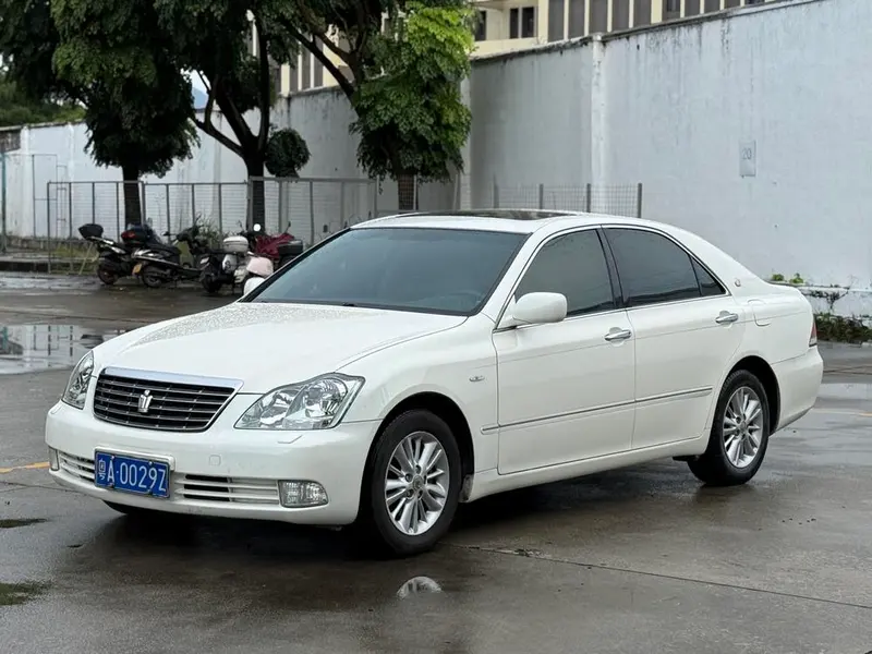 Toyota Crown, 2009