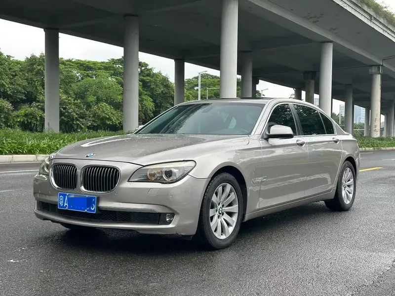 BMW 7-Series, 2011