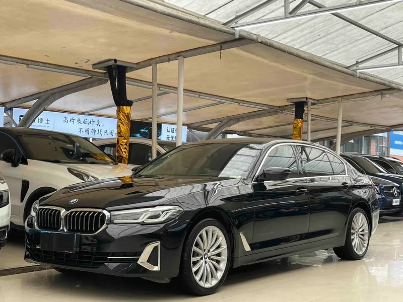 BMW 5-Series, 2022