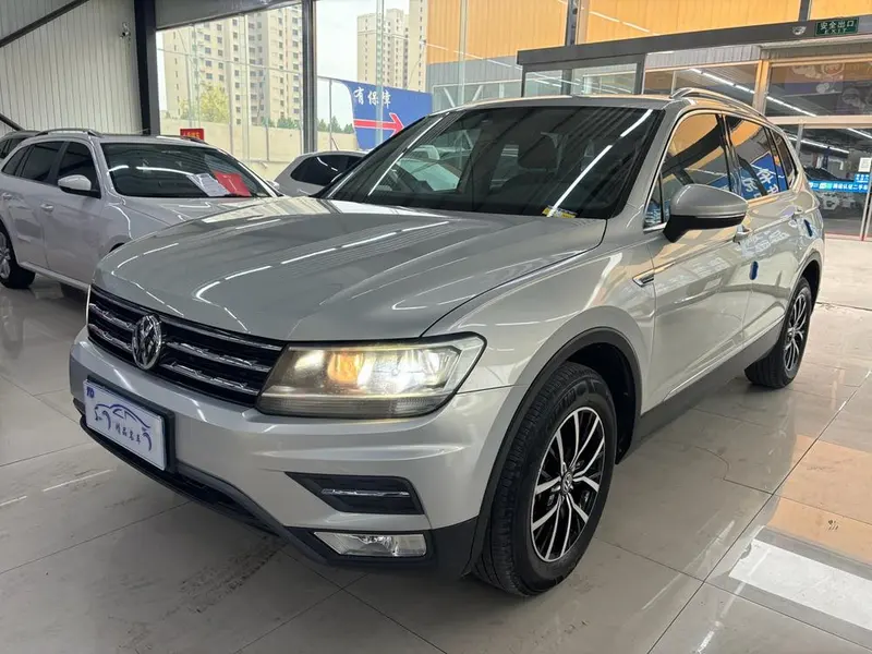 Volkswagen Tiguan L 330TSI Auto 2WD Luxury Edition, 2017 — фото 1