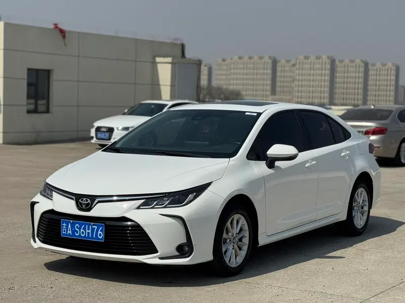 Toyota Corolla 1.2T S-CVT Elite PLUS Edition, 2021 — фото 1