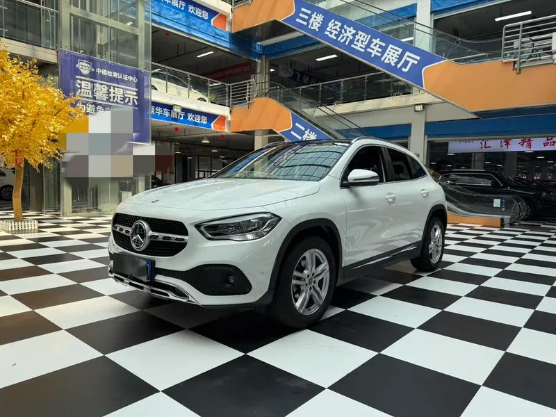 Mercedes-Benz GLA GLA 180, 2022 — фото 1