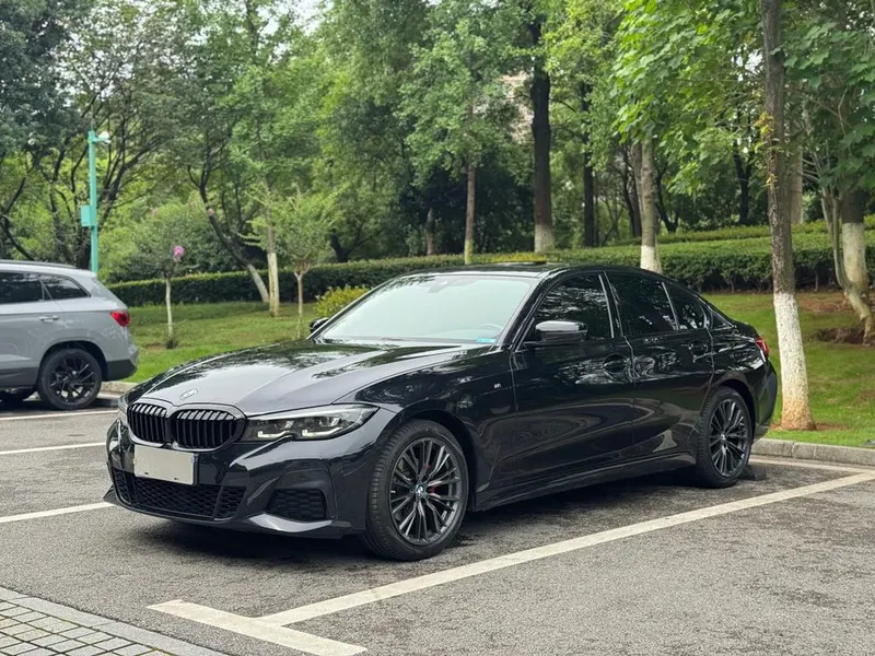 BMW 3-Series, 2022