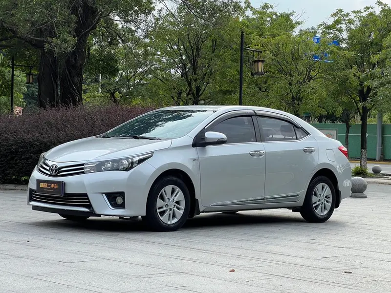 Toyota Corolla 1.6L CVT GL-i, 2014 — фото 1