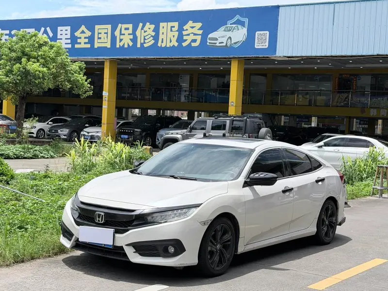 Honda Civic 220TURBO CVT Premium Edition, 2016 — фото 1