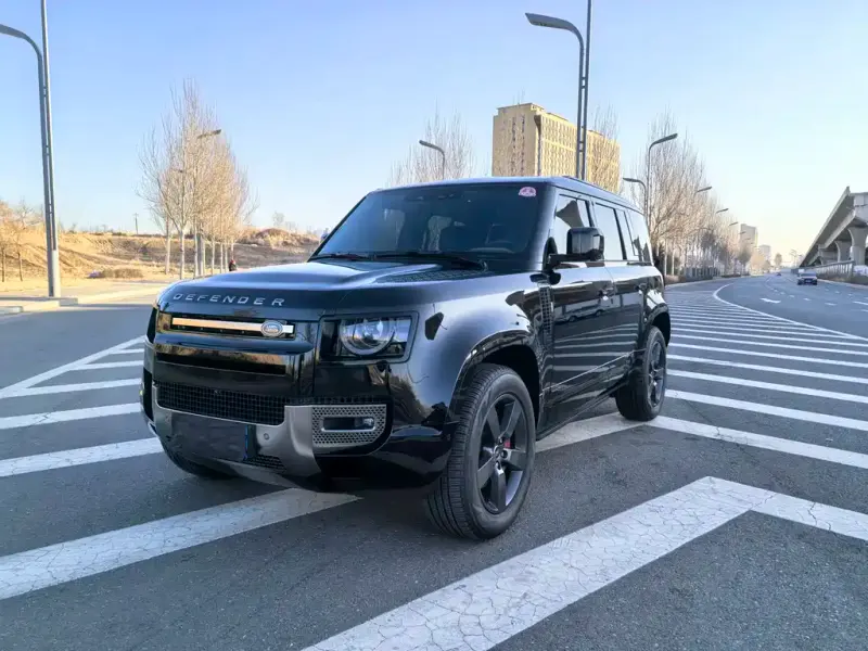 Land Rover Defender, 2025
