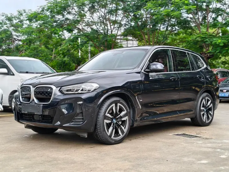 BMW iX3, 2023