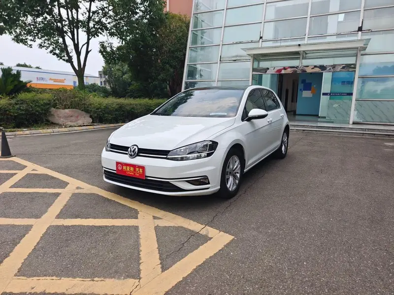 Volkswagen Golf 230TSI Auto Comfort Version, 2018 — фото 1