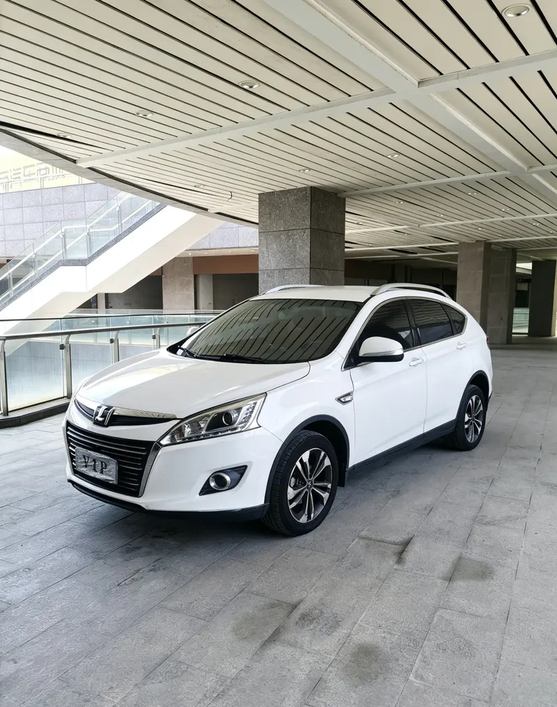 Luxgen U6 SUV, 2016