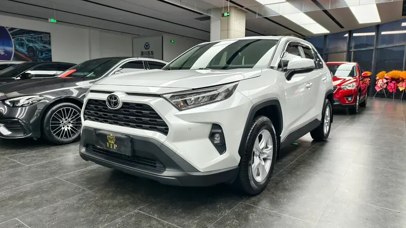 Toyota RAV4 2.0L CVT 2WD Edition, 2024 — фото 1