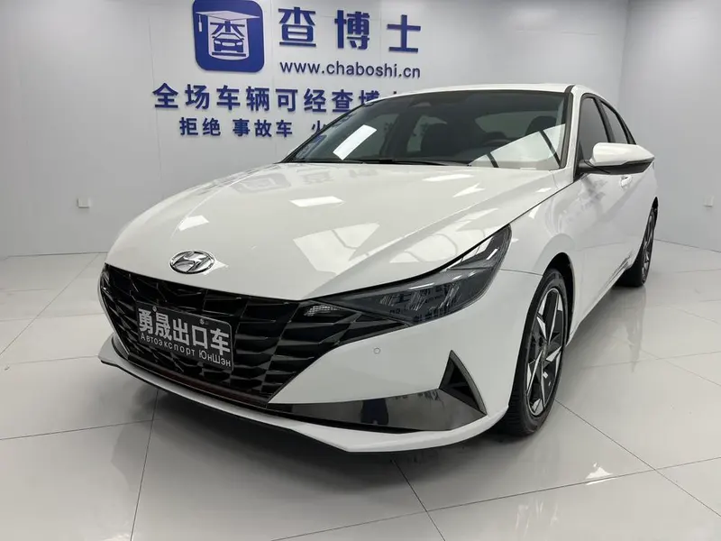 Hyundai Elantra 1.5L CVT LUX Premium Edition, 2022 — фото 1