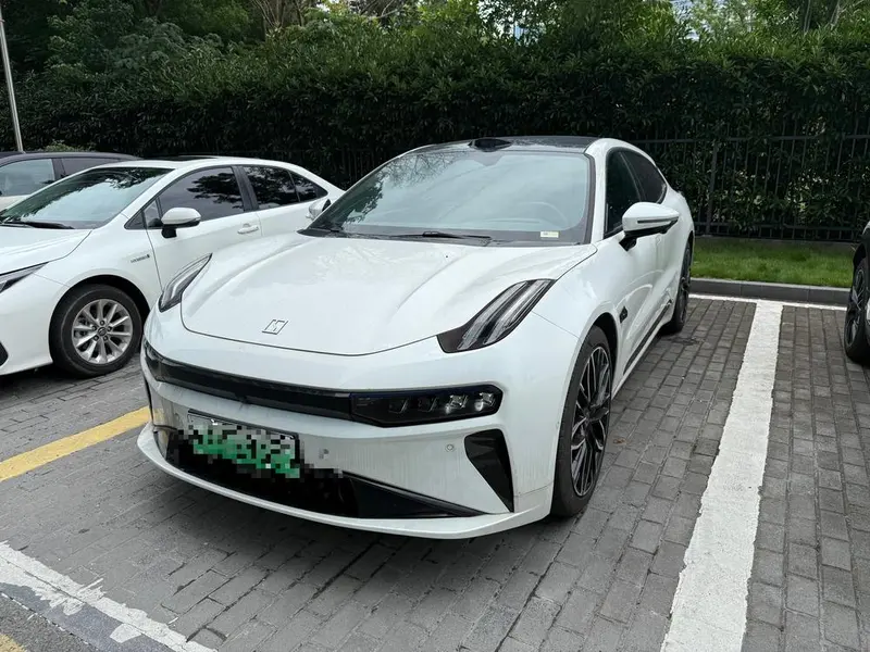 Zeekr 001, 2025