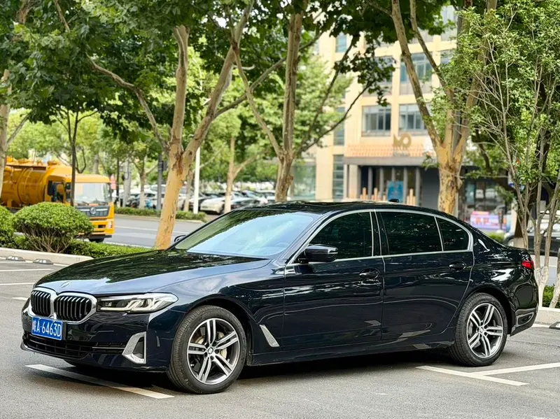 BMW 5-Series, 2022