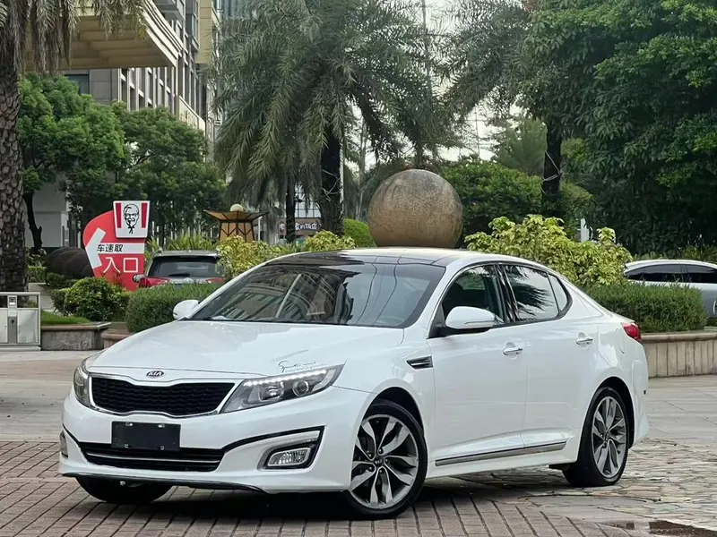 Kia K5, 2015