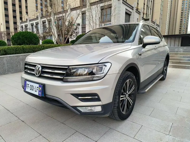 Volkswagen Tiguan L Facelift 330TSI Auto 2WD Luxury Edition, 2018 — фото 1