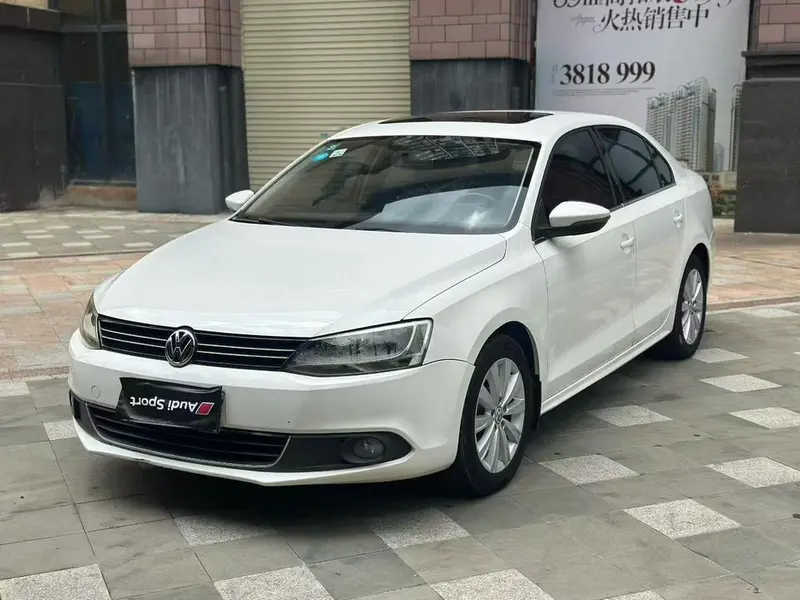 Volkswagen Sagitar, 2014