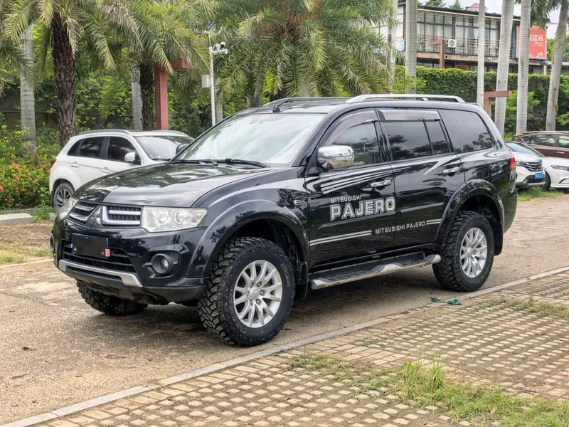 Mitsubishi Pajero Sport, 2015
