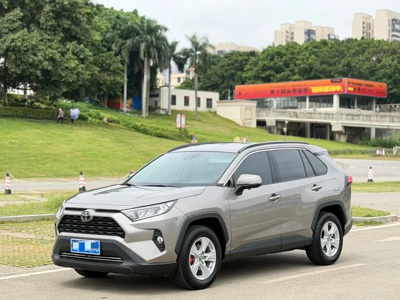 Toyota RAV4 2.0L CVT 2WD Edition, 2022 — фото 1